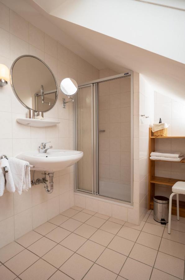 Gaestehaus Heintz Merzig Bagian luar foto